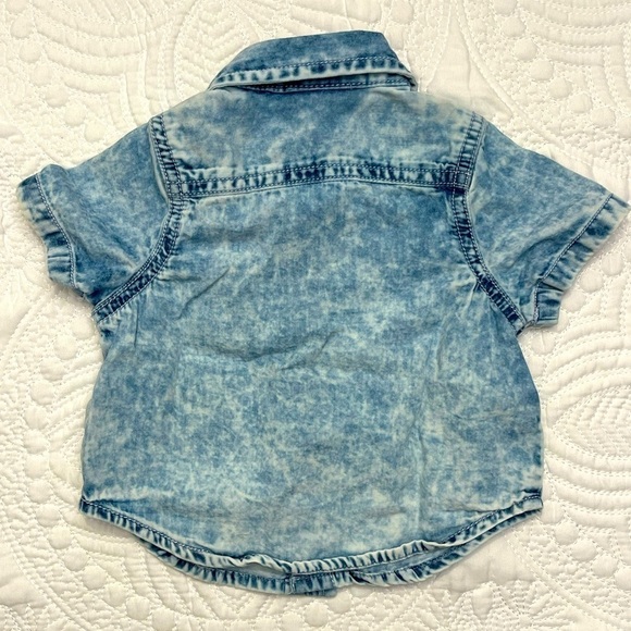 OKIE Dokie Short Sleeve Jean White Washed Button-Down Shirt - Picture 6 of 8